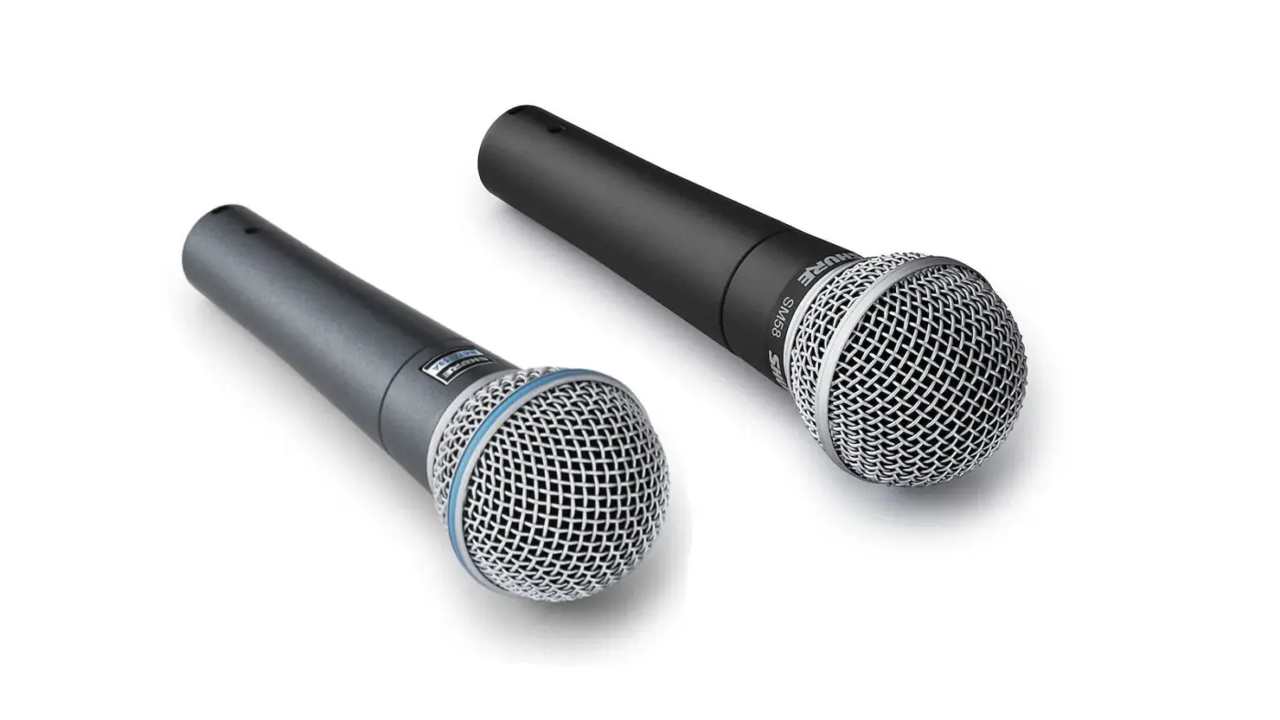 Zwei Shure SM58 nebeneinander