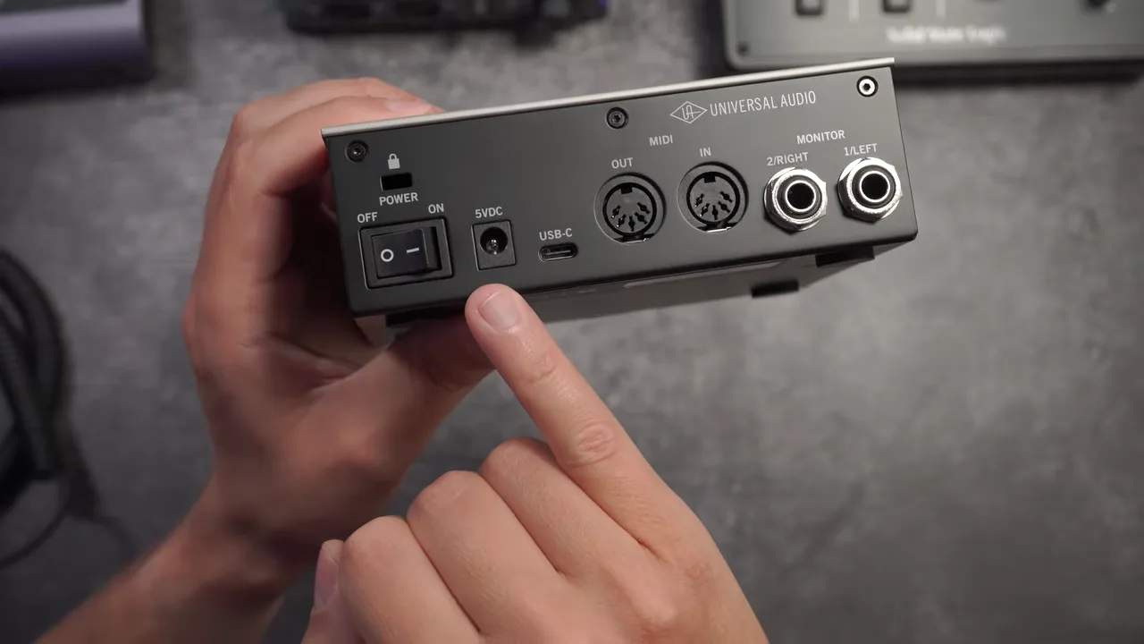 Rückseite des Universal Audio Volt 1